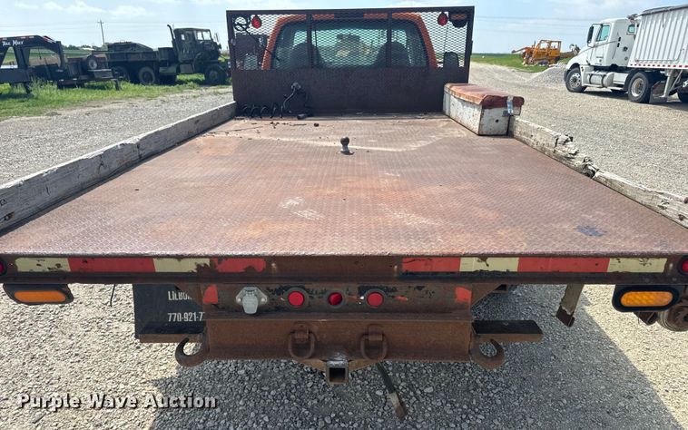 image for item EJ2712 2001 Ford F550 Super Duty XL flatbed truck