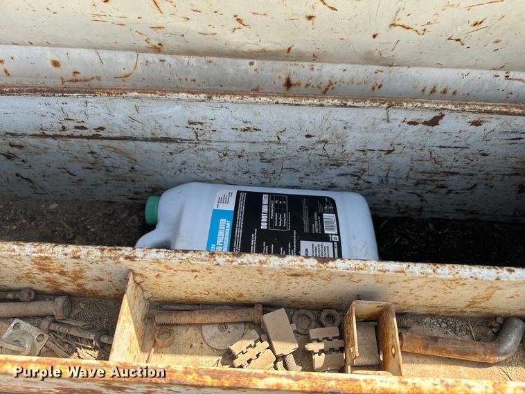 image for item EJ2712 2001 Ford F550 Super Duty XL flatbed truck