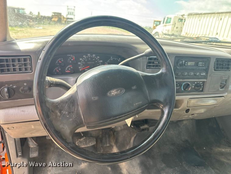 image for item EJ2712 2001 Ford F550 Super Duty XL flatbed truck