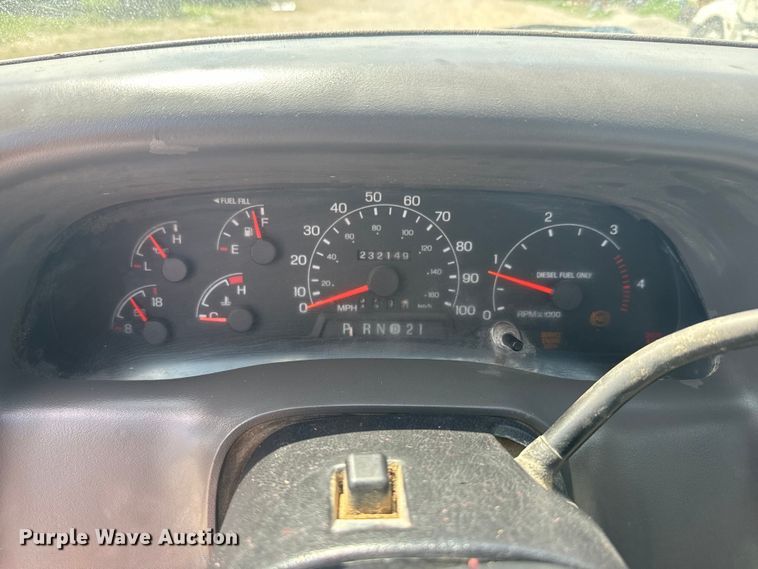 image for item EJ2712 2001 Ford F550 Super Duty XL flatbed truck