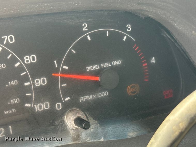 image for item EJ2712 2001 Ford F550 Super Duty XL flatbed truck