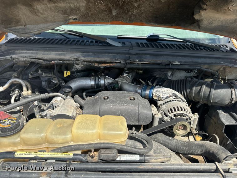 image for item EJ2712 2001 Ford F550 Super Duty XL flatbed truck