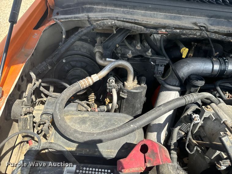 image for item EJ2712 2001 Ford F550 Super Duty XL flatbed truck