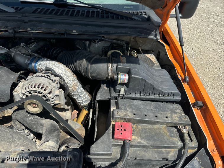 image for item EJ2712 2001 Ford F550 Super Duty XL flatbed truck