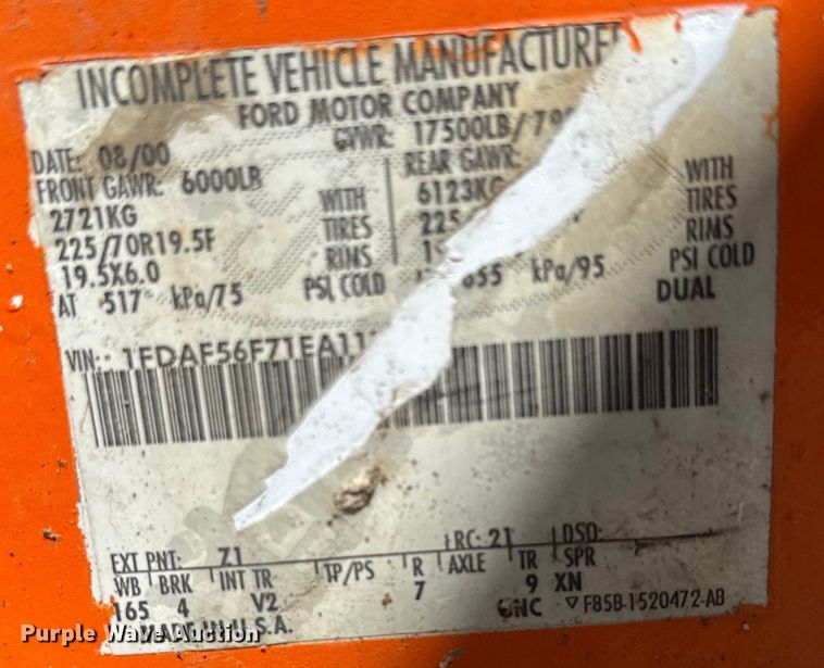 image for item EJ2712 2001 Ford F550 Super Duty XL flatbed truck