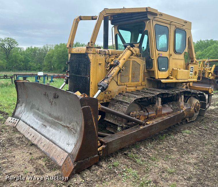 image for item EJ2720 Caterpillar D7G dozer