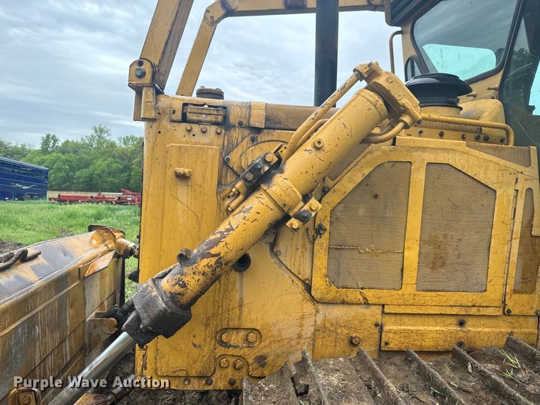 image for item EJ2720 Caterpillar D7G dozer