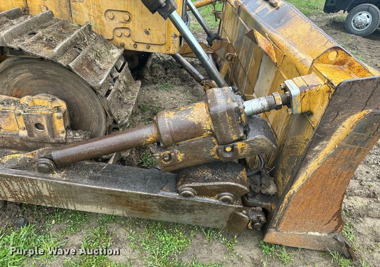 image for item EJ2720 Caterpillar D7G dozer
