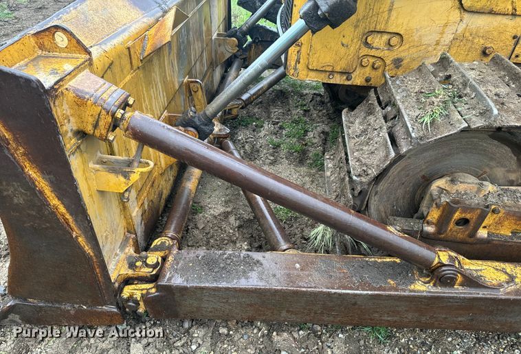 image for item EJ2720 Caterpillar D7G dozer