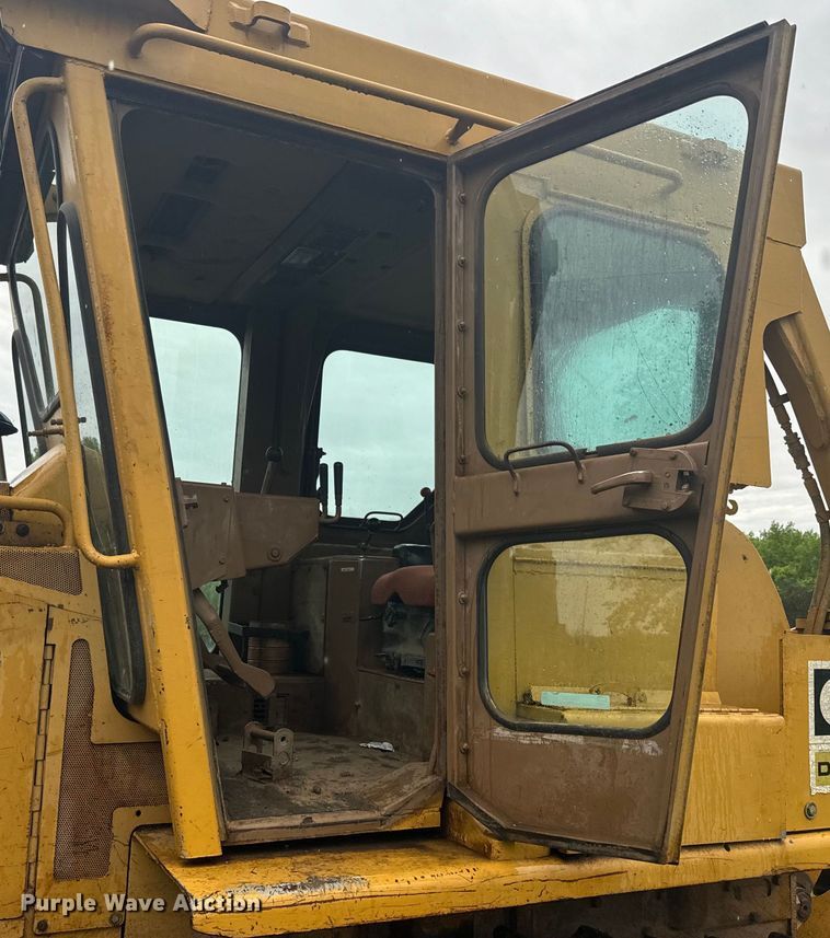 image for item EJ2720 Caterpillar D7G dozer