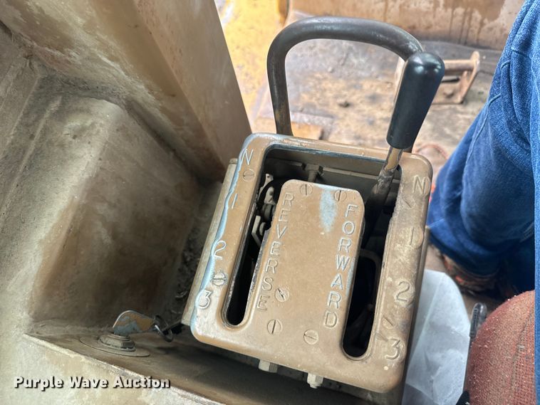 image for item EJ2720 Caterpillar D7G dozer