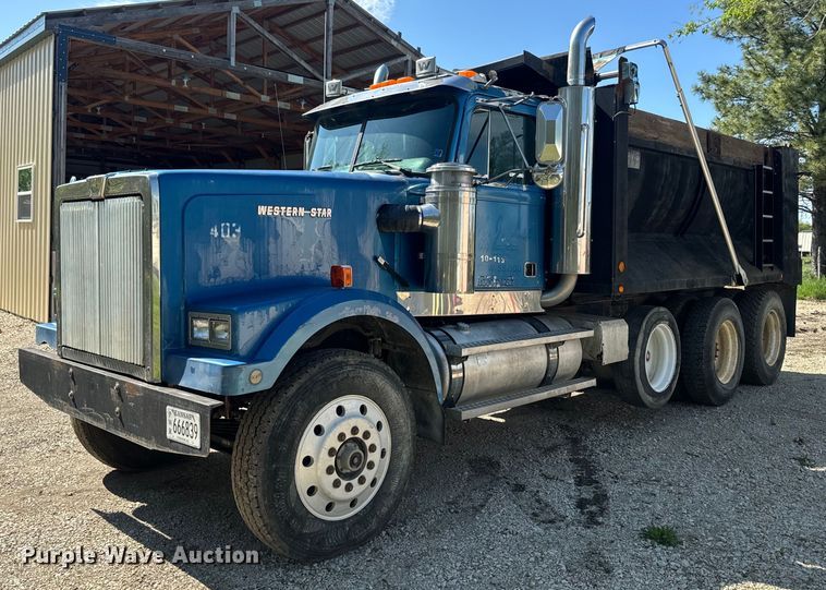 image for item EJ2722 1996 Western Star 4900 dump truck