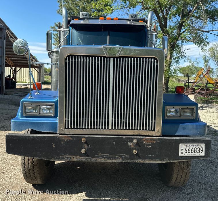 image for item EJ2722 1996 Western Star 4900 dump truck