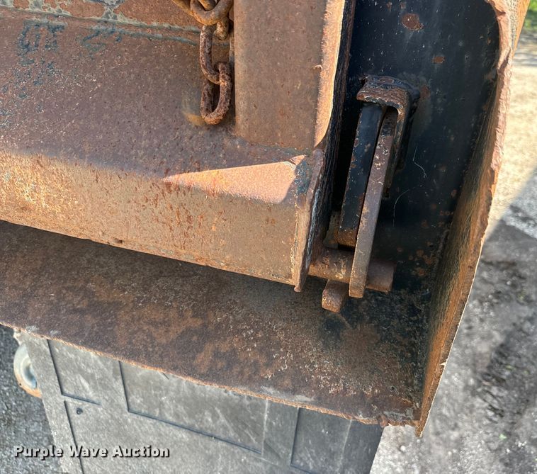 image for item EJ2722 1996 Western Star 4900 dump truck