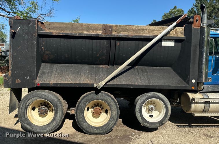 image for item EJ2722 1996 Western Star 4900 dump truck
