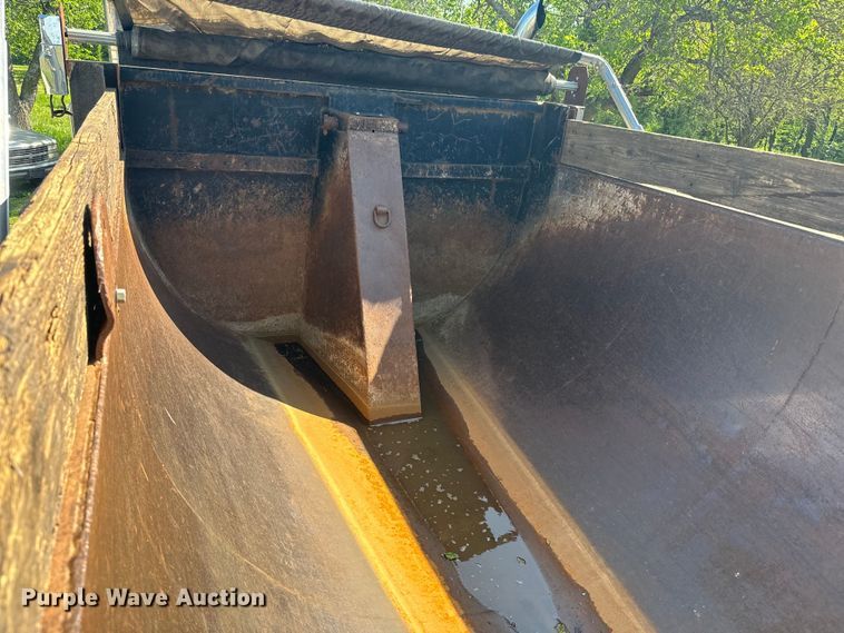 image for item EJ2722 1996 Western Star 4900 dump truck