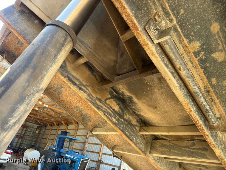 image for item EJ2722 1996 Western Star 4900 dump truck