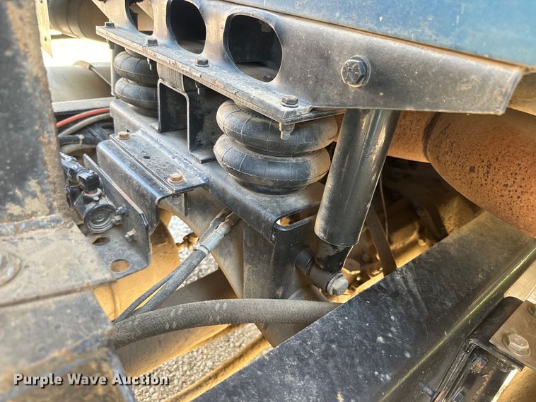 image for item EJ2722 1996 Western Star 4900 dump truck