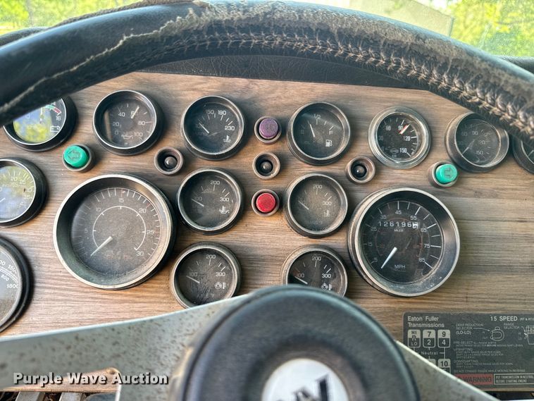 image for item EJ2722 1996 Western Star 4900 dump truck