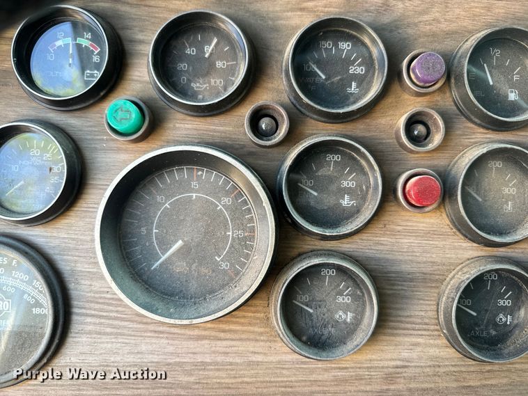 image for item EJ2722 1996 Western Star 4900 dump truck