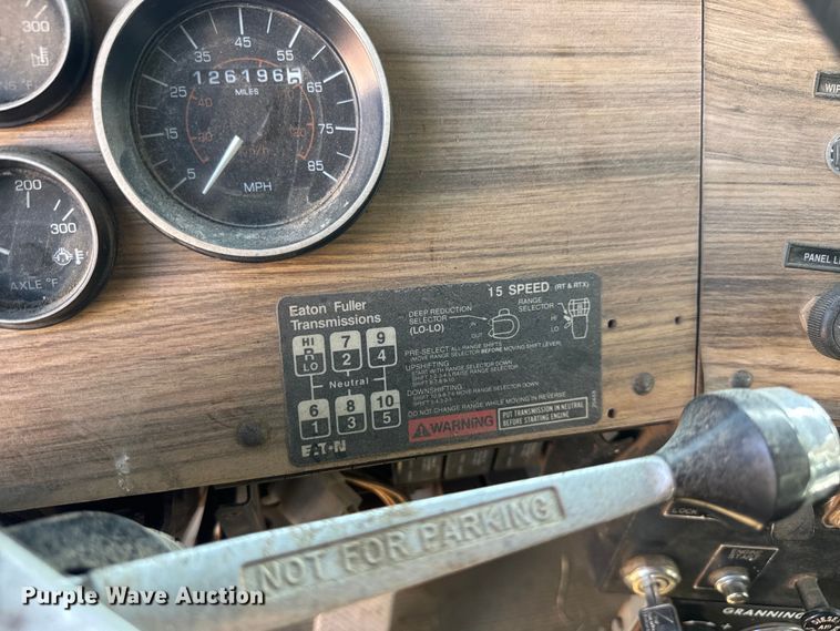 image for item EJ2722 1996 Western Star 4900 dump truck