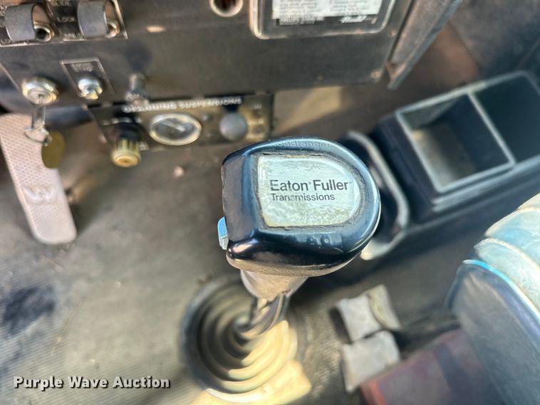 image for item EJ2722 1996 Western Star 4900 dump truck