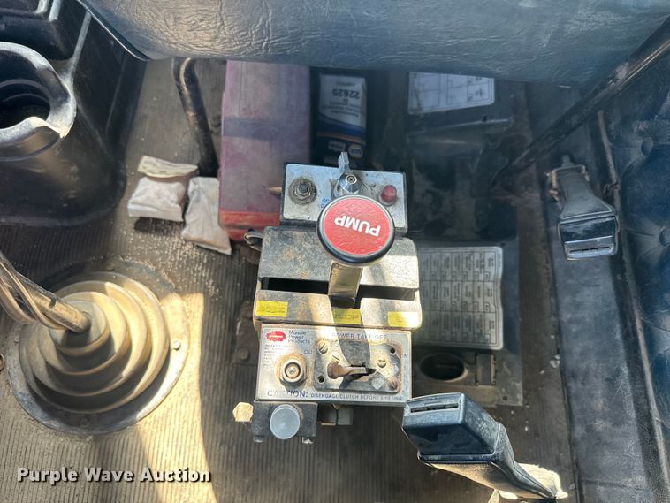 image for item EJ2722 1996 Western Star 4900 dump truck