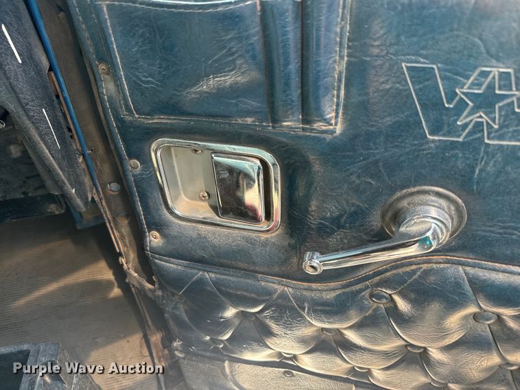 image for item EJ2722 1996 Western Star 4900 dump truck