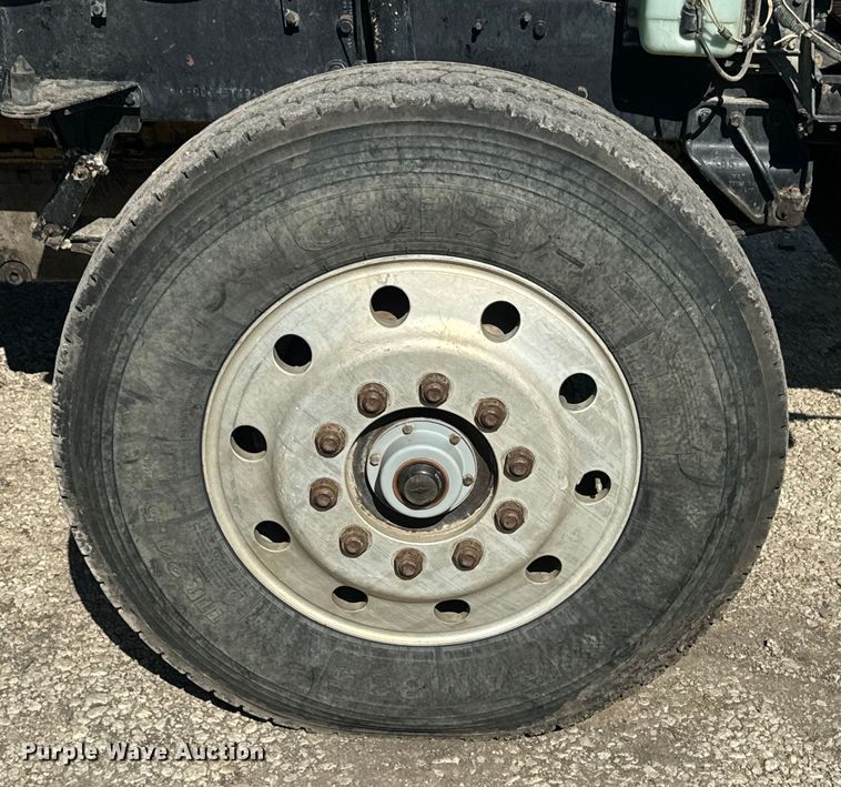 image for item EJ2722 1996 Western Star 4900 dump truck