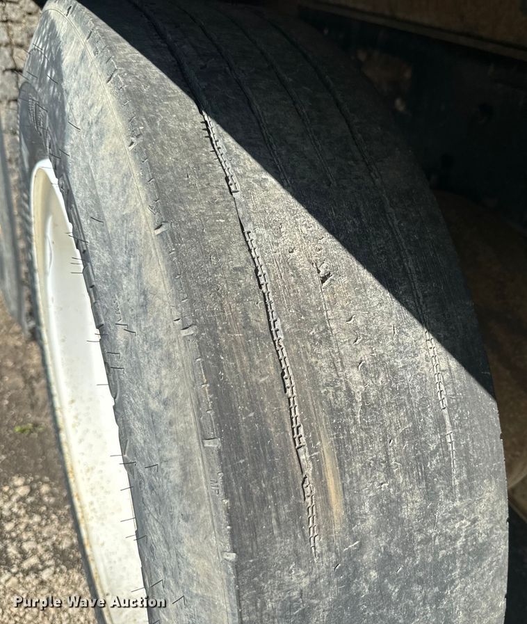 image for item EJ2722 1996 Western Star 4900 dump truck