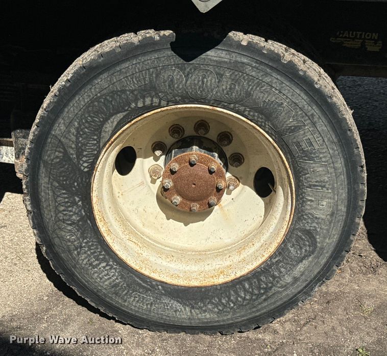 image for item EJ2722 1996 Western Star 4900 dump truck