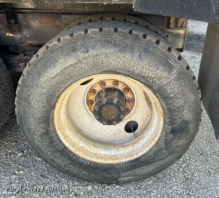 image for item EJ2722 1996 Western Star 4900 dump truck