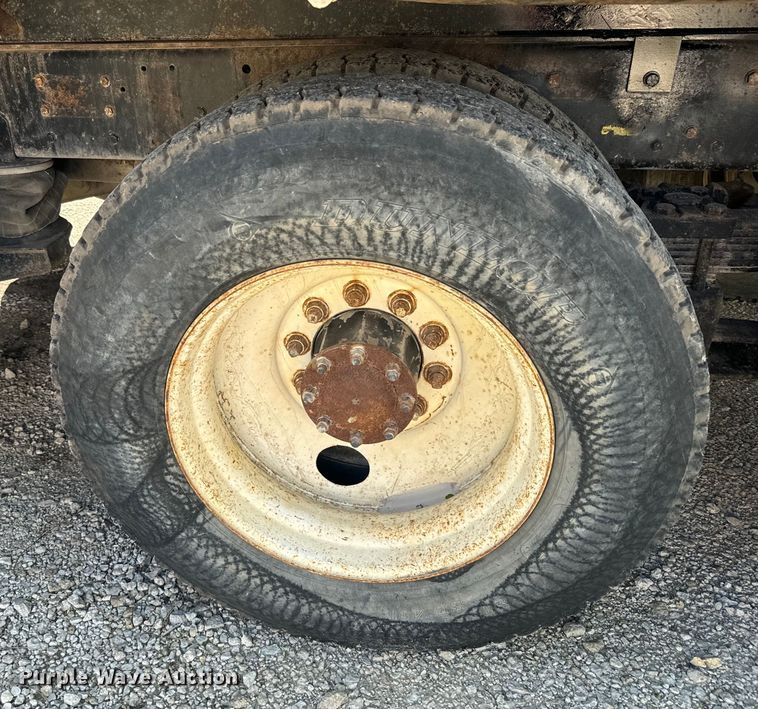 image for item EJ2722 1996 Western Star 4900 dump truck