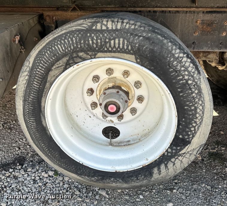 image for item EJ2722 1996 Western Star 4900 dump truck