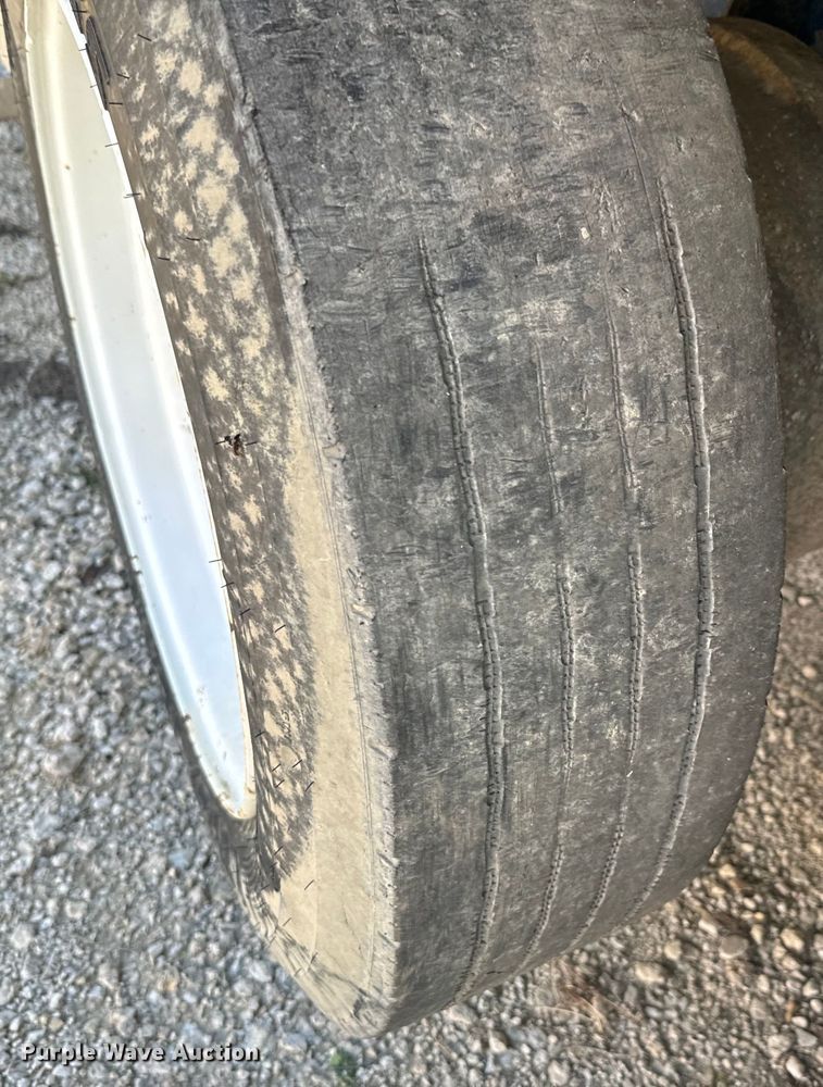 image for item EJ2722 1996 Western Star 4900 dump truck