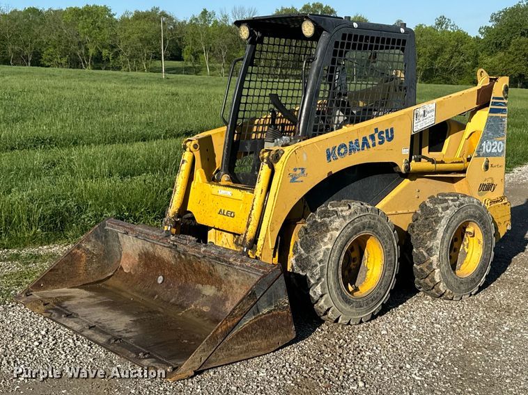 image for item EJ2728 2004 Komatsu 1020 skid steer loader