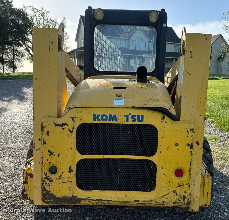 image for item EJ2728 2004 Komatsu 1020 skid steer loader