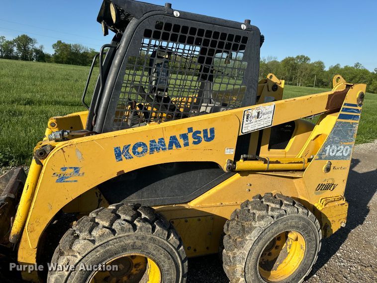 image for item EJ2728 2004 Komatsu 1020 skid steer loader