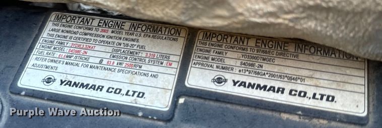 image for item EJ2728 2004 Komatsu 1020 skid steer loader