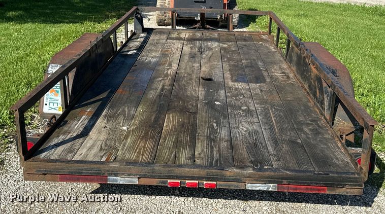 image for item EJ2730 2006 J&W utility trailer