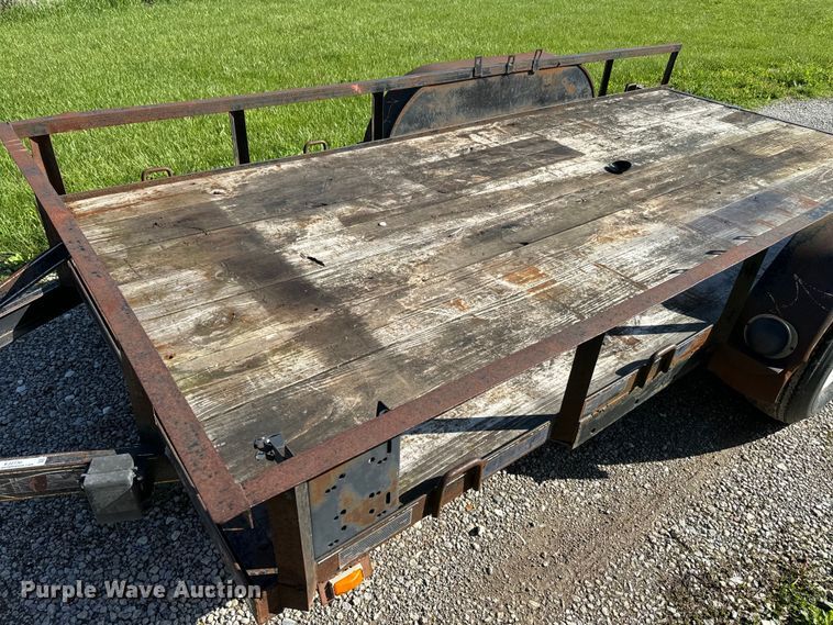 image for item EJ2730 2006 J&W utility trailer