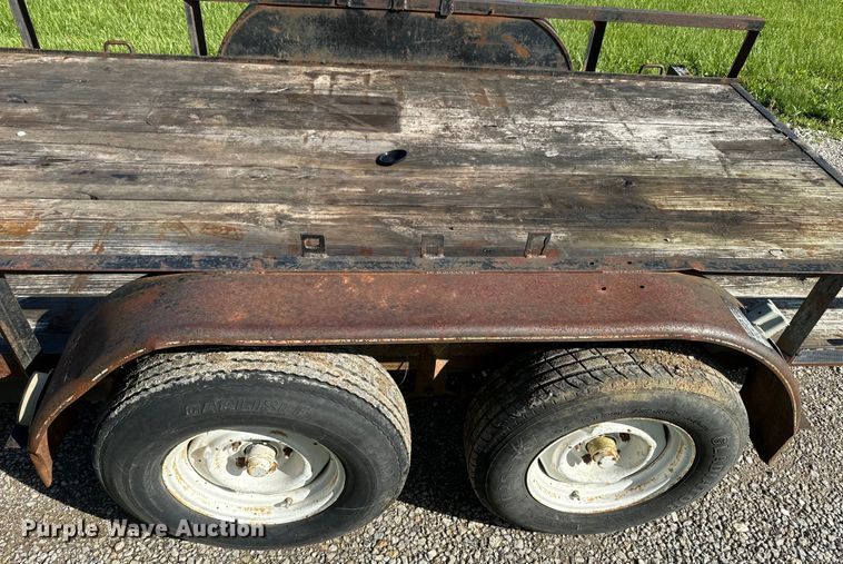 image for item EJ2730 2006 J&W utility trailer