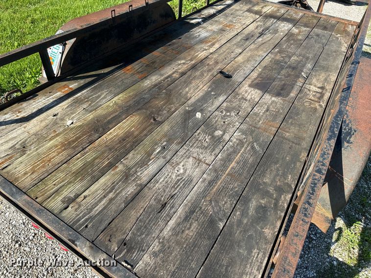 image for item EJ2730 2006 J&W utility trailer