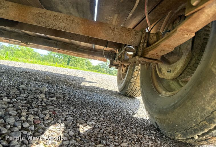 image for item EJ2730 2006 J&W utility trailer