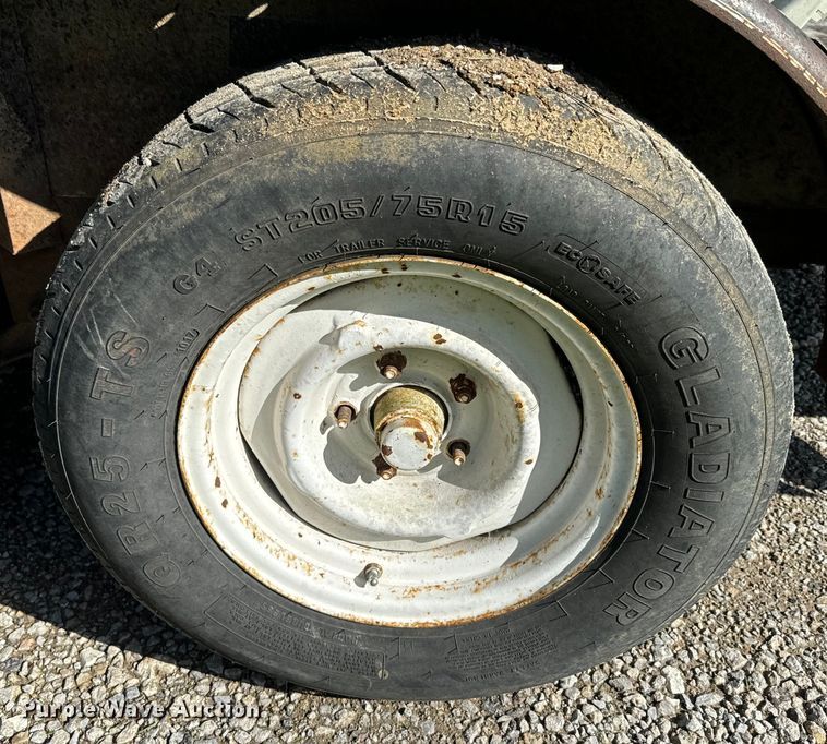 image for item EJ2730 2006 J&W utility trailer