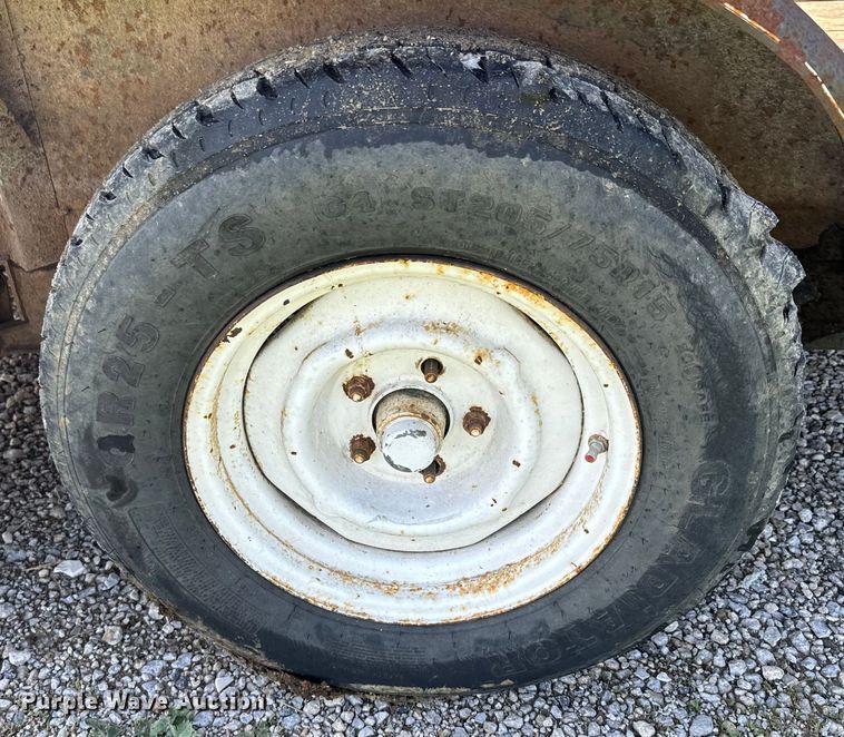 image for item EJ2730 2006 J&W utility trailer