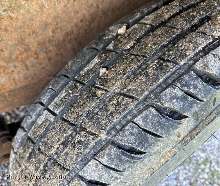 image for item EJ2730 2006 J&W utility trailer