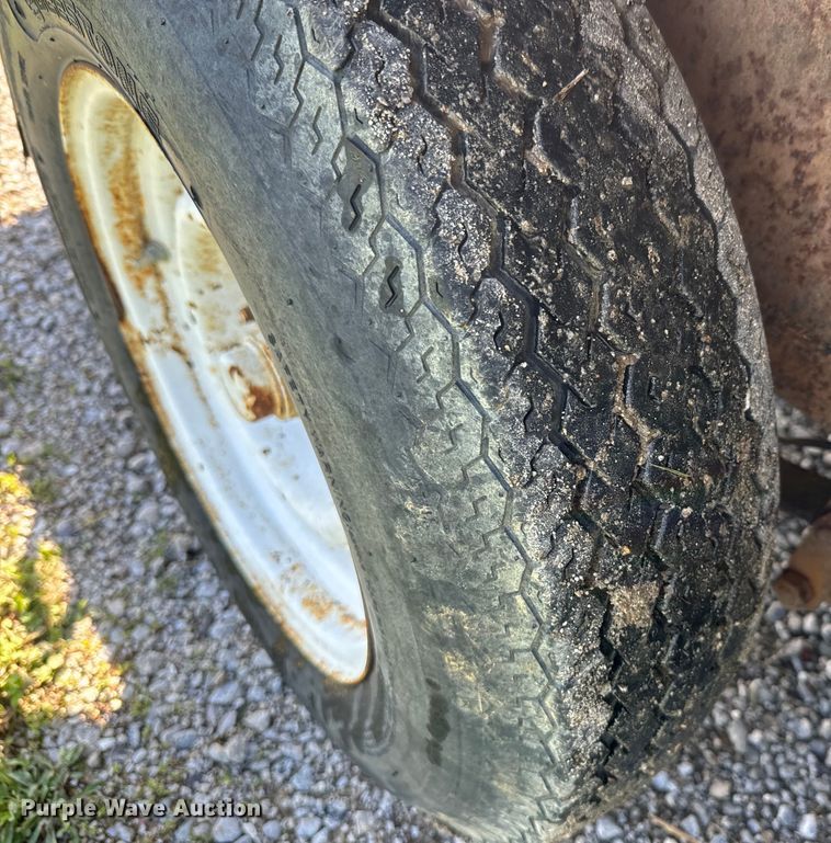 image for item EJ2730 2006 J&W utility trailer