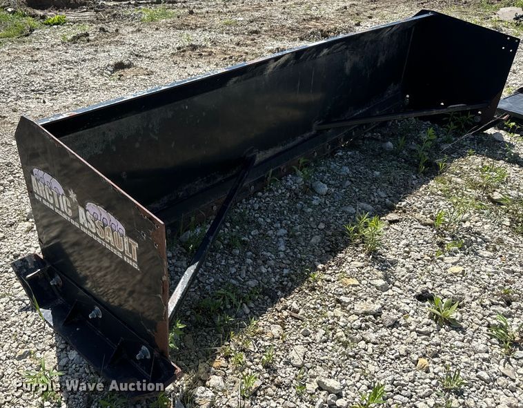 image for item EJ2731 Den Hartog Industries Arctic Assault skid steer snow pusher