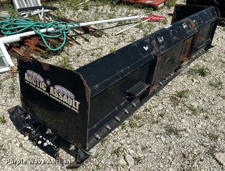 image for item EJ2731 Den Hartog Industries Arctic Assault skid steer snow pusher